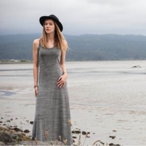 NOTHING OBVIOUS GRAY GRAPHIC MAXI DRESS